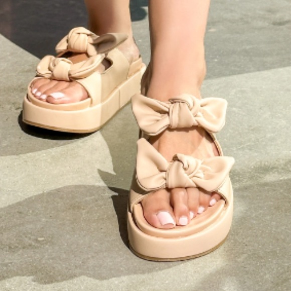 ShuShop- Kiki. Blush  Bow Slide Sandals. Like new. - Picture 5 of 11
